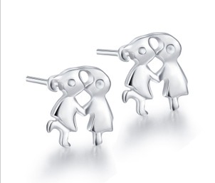 Fashionable silver earring